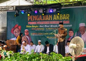 ratusan Jama’ah Hadiri Pengajian Akbar Bersama Pj Bupati Tulang Bawang di Ponpes Al Iman, Banjar Agung