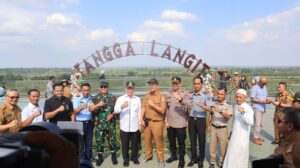 Peresmian Tangga Langit di Kawasan Wisata Cakat Nyenyek, Tulang Bawang, Dihadiri Dandim 0426/TB