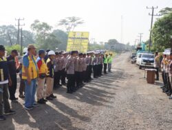 Kapolres Tulang Bawang Pimpin Langsung Apel Gabungan Perbaikan Jembatan Way Pidada