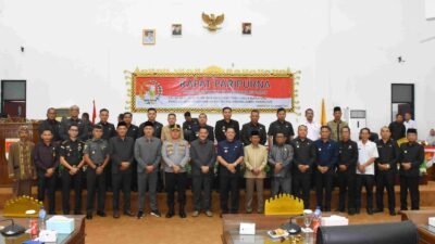 Kapolres Tulang Bawang Barat Hadiri Rapat Paripurna DPRD Pengumuman Hasil Penetapan Calon Bupati dan Wakil Bupati Terpilih