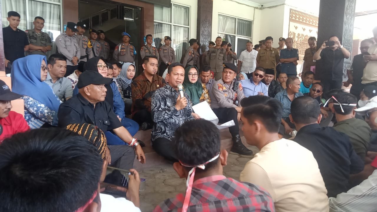 Foto ketua DPRD tulang bawang Aliasan