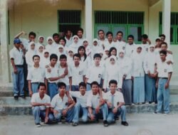 Putih Abu-Abu dan Ironi Pendidikan di Tengah Limpahan Anggaran