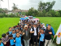 Jalan Sehat Desa Sindangheula Semarakkan Hari Desa Nasional 2026 Meski Diguyur Hujan